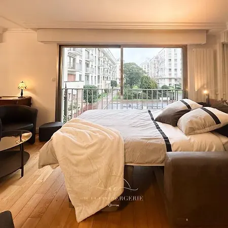 L'archimede - Parking Prive *