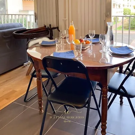 L'archimede - Parking Prive *